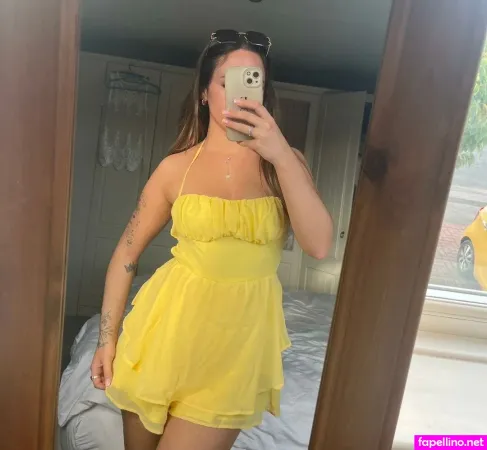 Elizabeth Alker OnlyFans Thumbnail #ZsZcEbPzXO