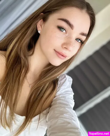 Elizabeth Bk OnlyFans Thumbnail #seKgu0ytlo