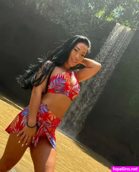 Elizabeth Carson OnlyFans Thumbnail #IE9tP6YyWU