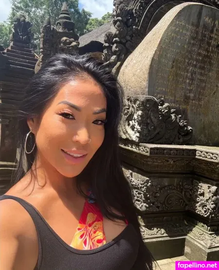 Elizabeth Carson OnlyFans Thumbnail #iyeFfmw90Z