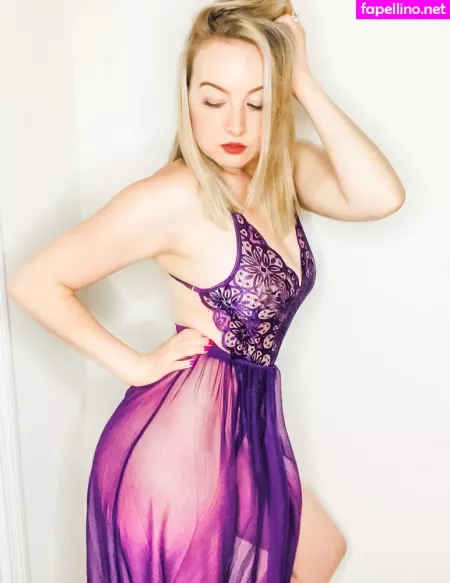 Elizabeth Castravet OnlyFans Thumbnail #CPdfW2dVV5