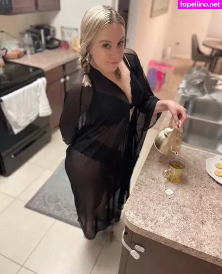 Elizabeth Castravet OnlyFans Thumbnail #IvNqzyMib7