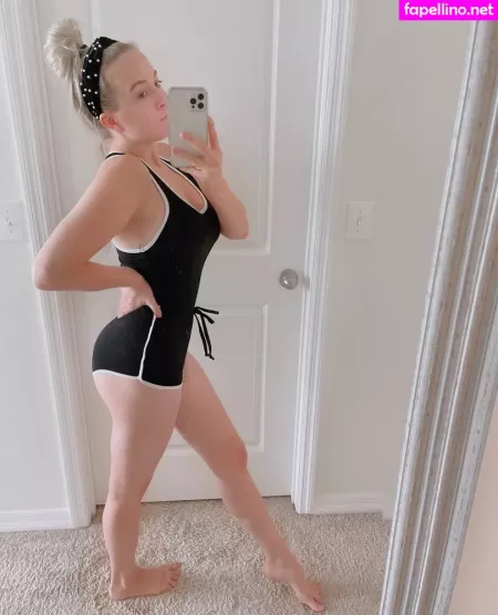 Elizabeth Castravet OnlyFans Thumbnail #rC42Ie2NhS