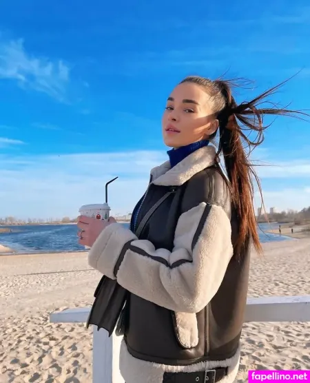 Elizabeth Dreamm OnlyFans Thumbnail #MbMg0O9B68