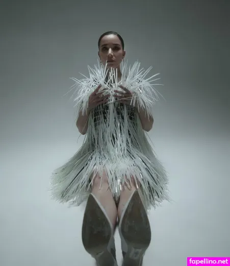 Elizabeth Dulau OnlyFans Thumbnail #FmTUeZRzfK