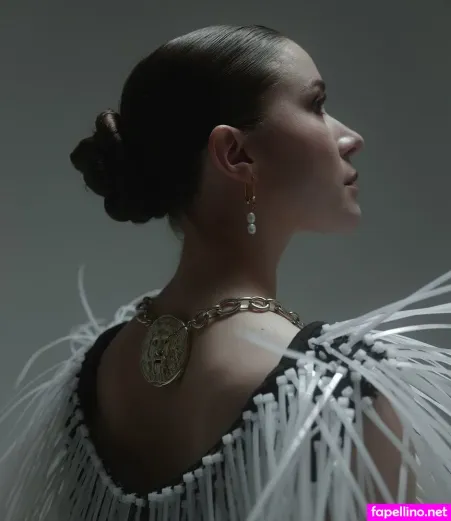 Elizabeth Dulau Main Profile Photo