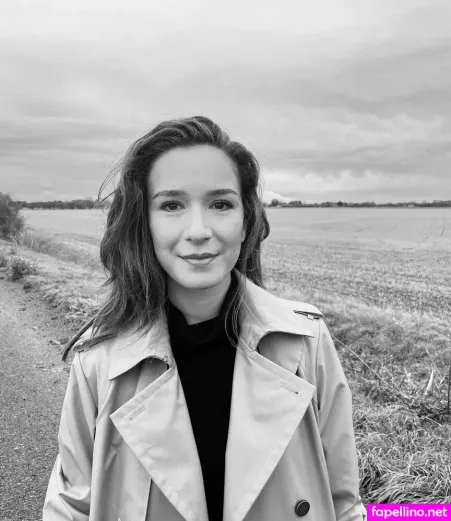 Elizabeth Dulau OnlyFans Thumbnail #rVy5LfEb5Z