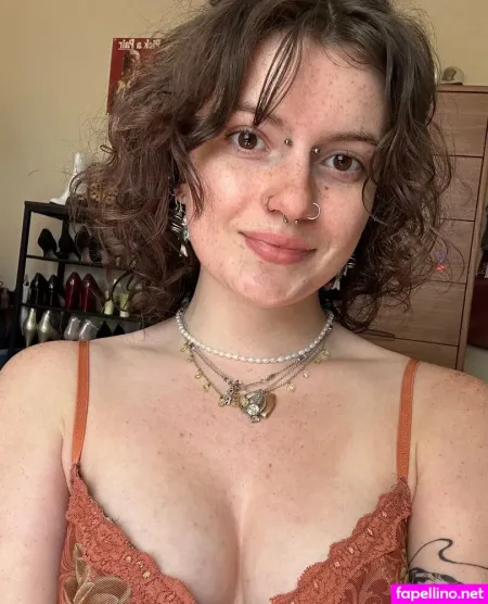 Elizabeth Eves OnlyFans Thumbnail #1p7RSkExVe