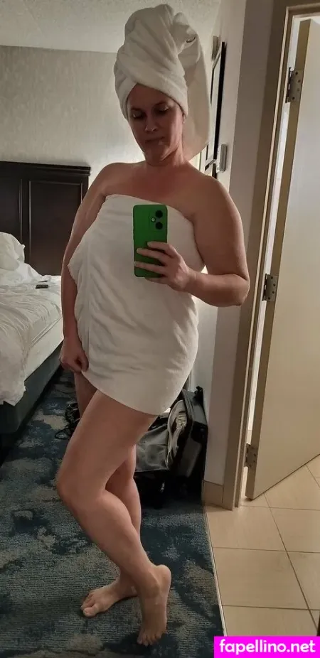 Elizabeth Fineapple2 0 OnlyFans Thumbnail #BgxtPQY60W