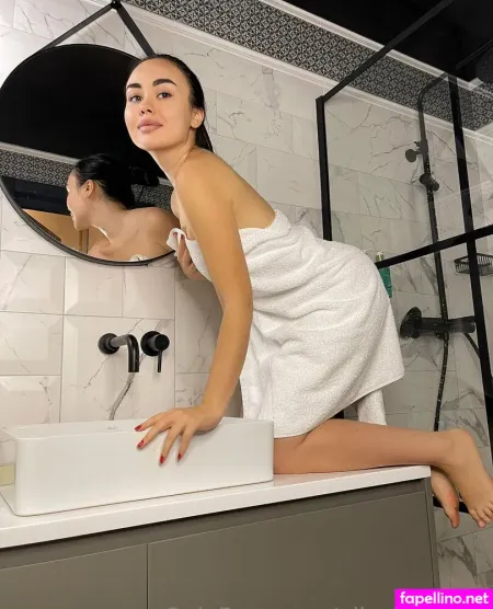 Elizabeth Fox OnlyFans Thumbnail #3MzFz5XaT0