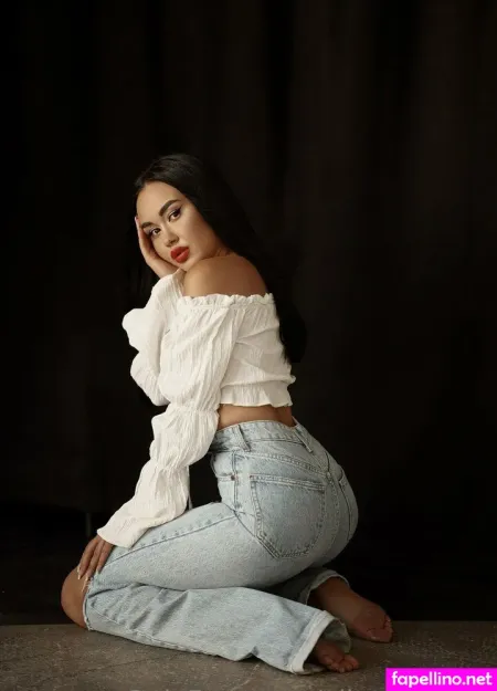 Elizabeth Fox OnlyFans Thumbnail #42vE3B1Bum