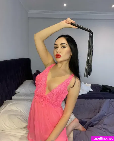 Elizabeth Fox OnlyFans Thumbnail #PvsP7ywmrv