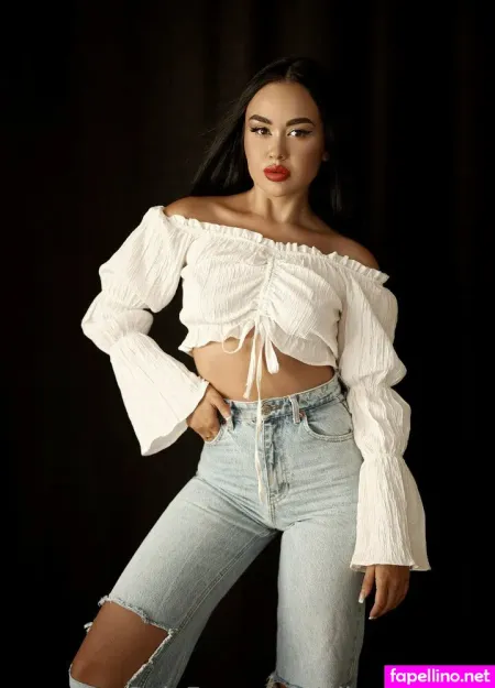 Elizabeth Fox OnlyFans Thumbnail #Rh9zYB6Leu