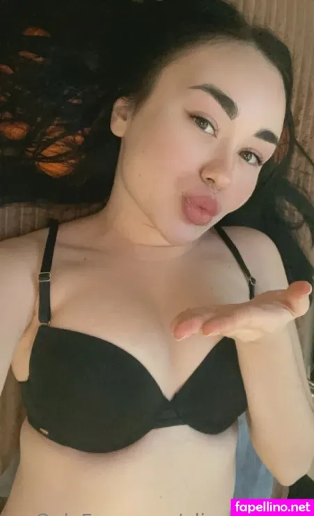 Elizabeth Fox OnlyFans Thumbnail #YAMo8ZhlPM