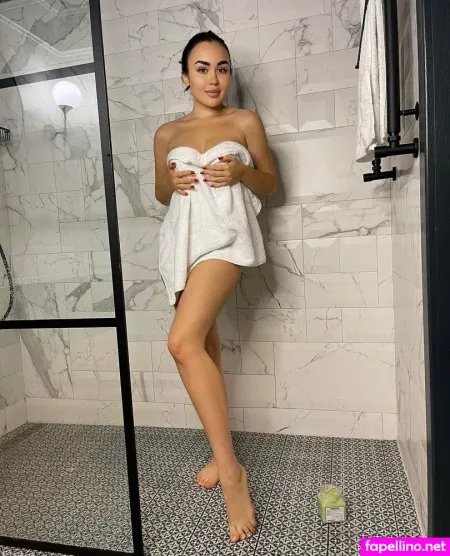 Elizabeth Fox OnlyFans Thumbnail #crZE4Bcb2R