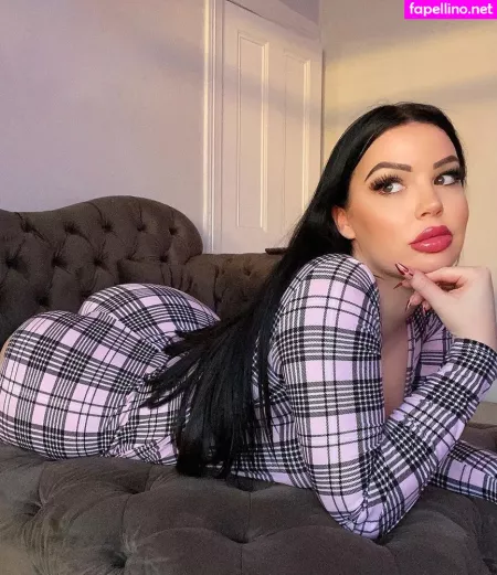Elizabeth Georgina OnlyFans Thumbnail #VeQMS2q8Uy