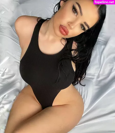 Elizabeth Georgina OnlyFans Thumbnail #Z0oZ89xyjD