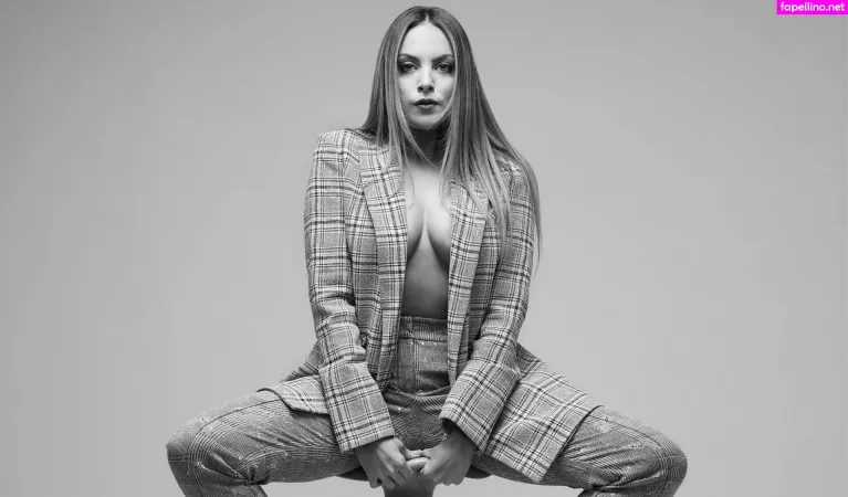 Elizabeth Gillies OnlyFans Thumbnail #jbsq4AMOx4