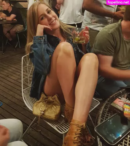 Elizabeth Height OnlyFans Thumbnail #AhdmOEOEZH