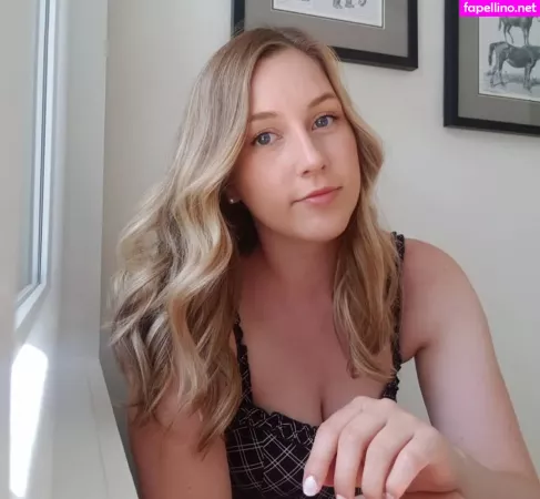 Elizabeth Height OnlyFans Thumbnail #sIscXEvjIZ
