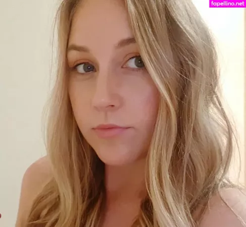 Elizabeth Height OnlyFans Thumbnail #x9SH9xy4ak