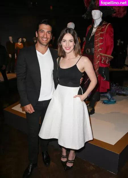 Elizabeth Henstridge OnlyFans Thumbnail #58OhauPuqA