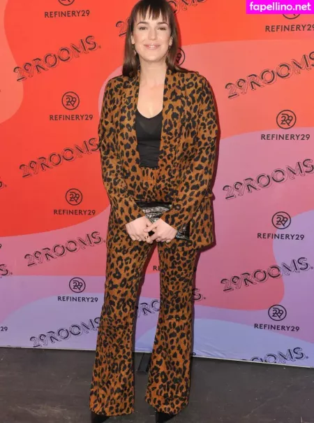 Elizabeth Henstridge OnlyFans Thumbnail #CEMWqxONx6