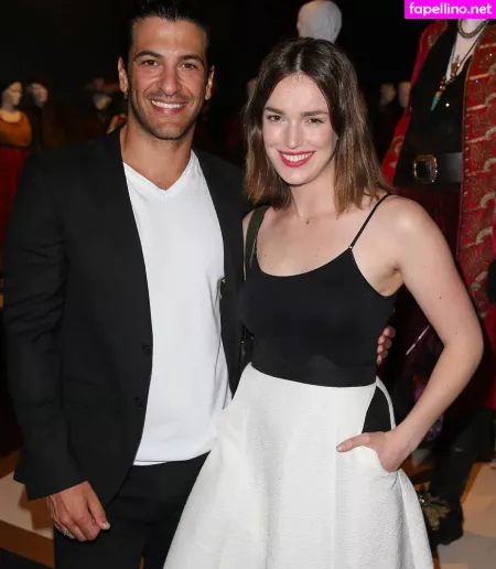 Elizabeth Henstridge OnlyFans Thumbnail #CLkrGZ6dWh