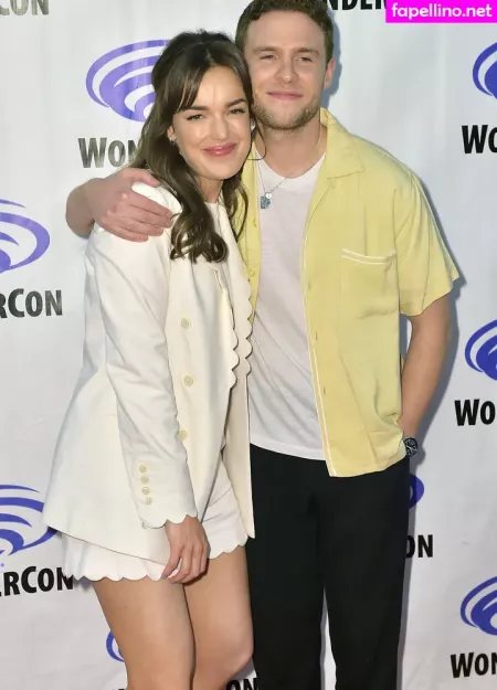 Elizabeth Henstridge OnlyFans Thumbnail #NdEl7YSBrW