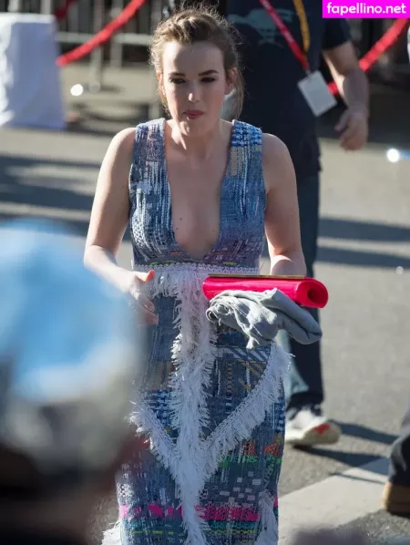 Elizabeth Henstridge OnlyFans Thumbnail #UKtYjlEdJV