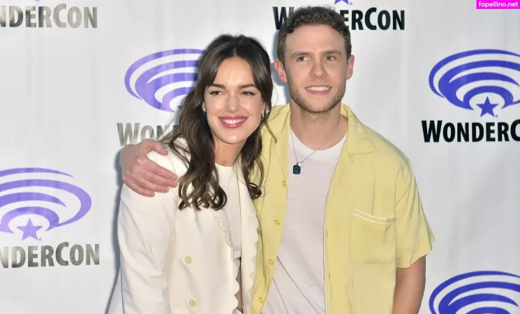 Elizabeth Henstridge OnlyFans Thumbnail #cVhqYYTXev