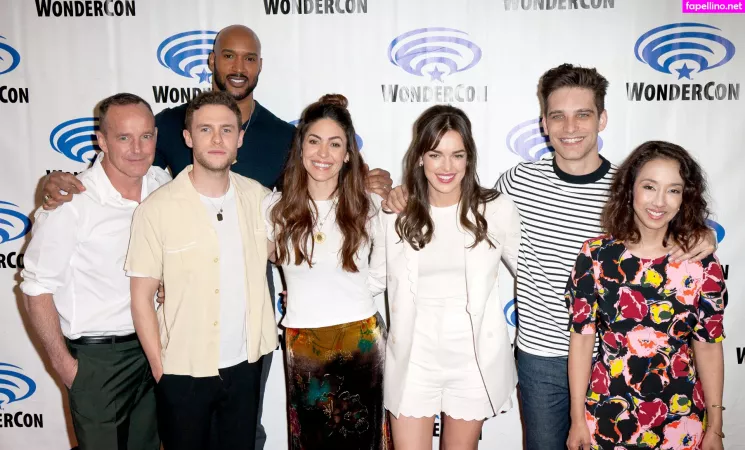 Elizabeth Henstridge OnlyFans Thumbnail #es8b05Qqp7