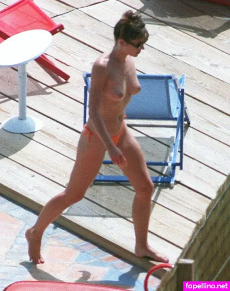 Elizabeth Jane Hurley OnlyFans Thumbnail #AxdCi1T4Vo