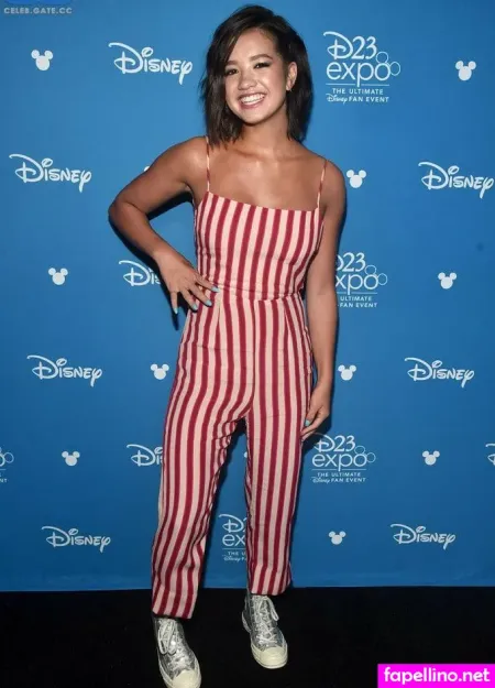 Elizabeth Lee OnlyFans Thumbnail #llNPZTv4nQ