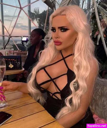 Elizabeth Lou OnlyFans Thumbnail #YmXnKJSDV7