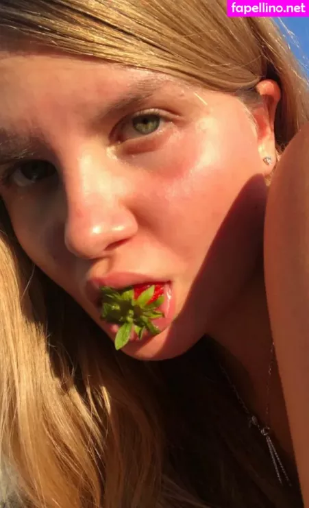 Elizabeth M OnlyFans Thumbnail #540pe3x8Z2