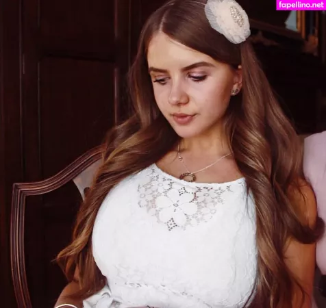 Elizabeth M OnlyFans Thumbnail #KsaBRk4JHE