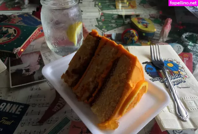 Elizabeth M OnlyFans Thumbnail #atKgQd9Bmg