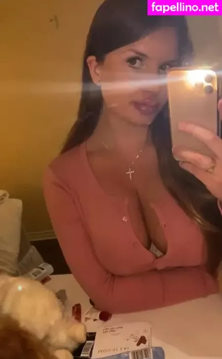 Elizabeth M OnlyFans Thumbnail #b90xt1kgkv