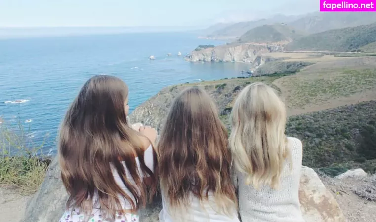 Elizabeth M OnlyFans Thumbnail #rWhRzYuEUN