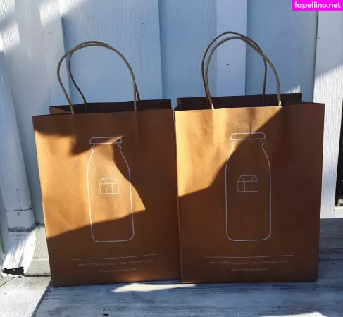 Elizabeth M OnlyFans Thumbnail #tuinCugLPb