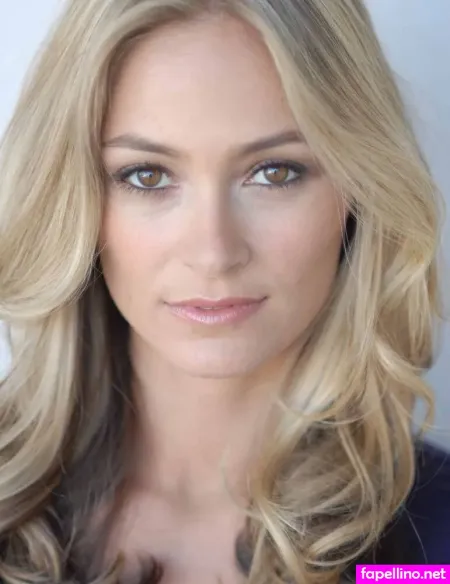 Elizabeth Masucci OnlyFans Thumbnail #eoLH5feEsn