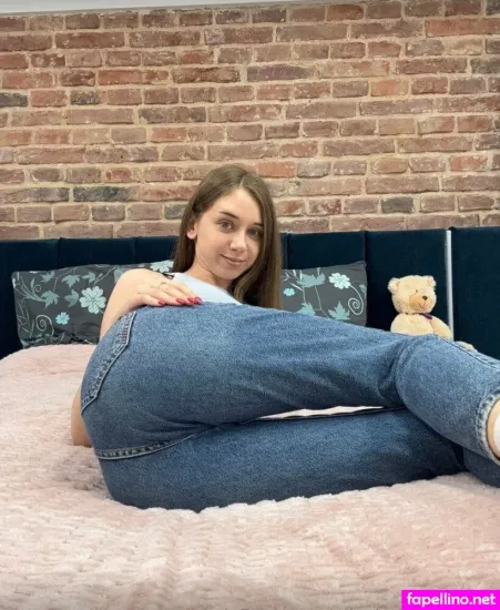 Elizabeth Mylove OnlyFans Thumbnail #XBrHT5nqtA