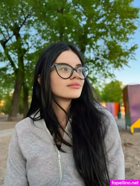 Elizabeth Osi OnlyFans Thumbnail #vtbSt1e32T