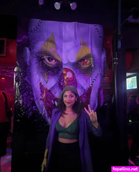 Elizabeth Phillip OnlyFans Thumbnail #CTluwZPpGn