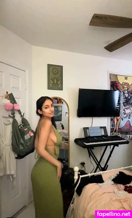 Elizabeth Phillip OnlyFans Thumbnail #rWmVohdnlq