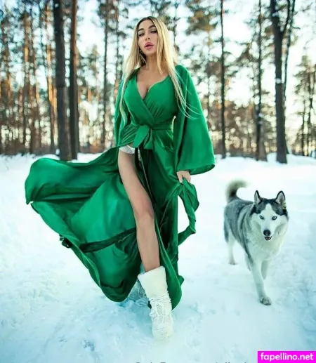 Elizabeth Queen 1 Main Profile Photo