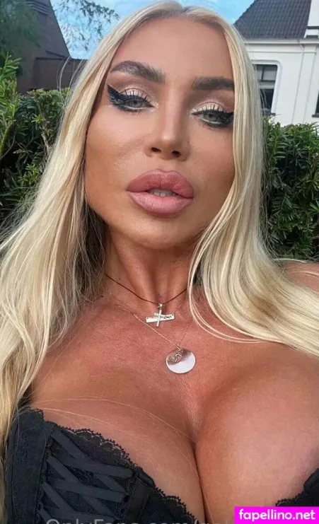 Elizabeth Queen 1 OnlyFans Thumbnail #s1hLnBLQxy