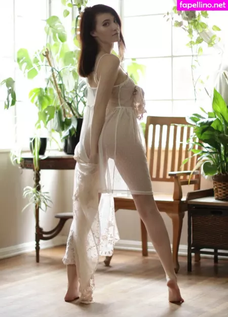 Elizabeth Reed OnlyFans Thumbnail #0CFVan4J3M