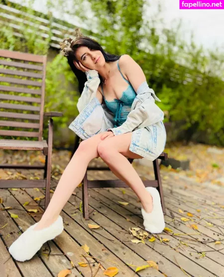 Elizabeth Reed OnlyFans Thumbnail #406F8ubh9U